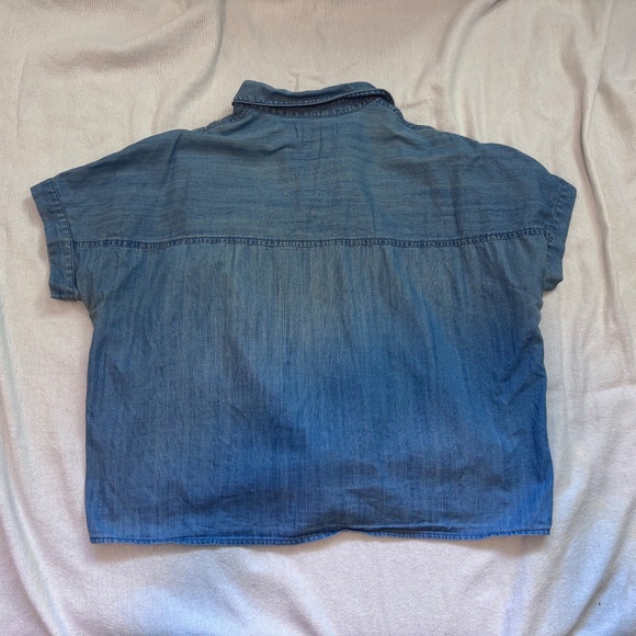 Madewell Short Sleeve Cropped Chambray Shirt - Picture 4 of 5